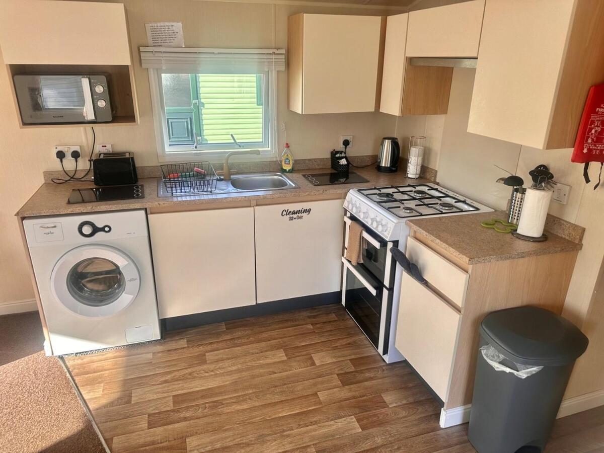Two Bedroom Willerby Parkhome In Uddingston, Glasgow ภายนอก รูปภาพ